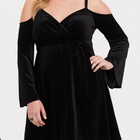 torrid Dresses & Skirts - Torrid Velvet Cold Shoulder Dress